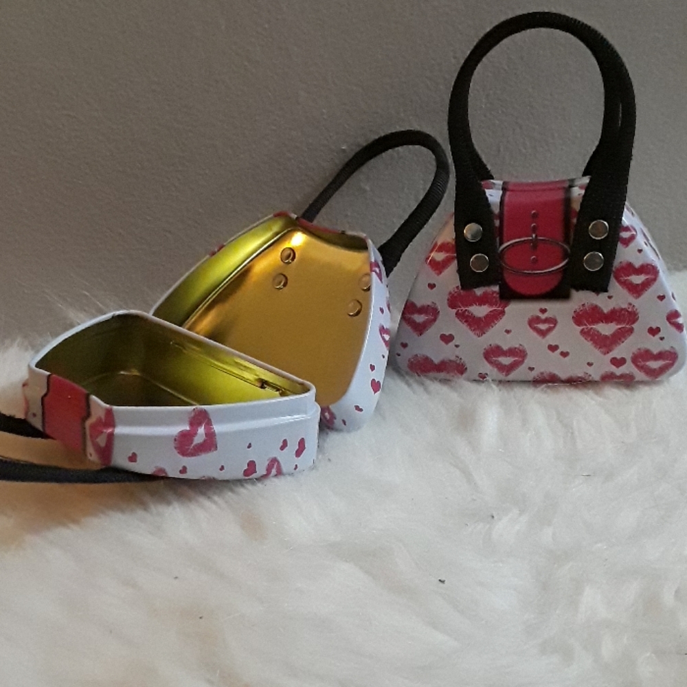 Metal play purses